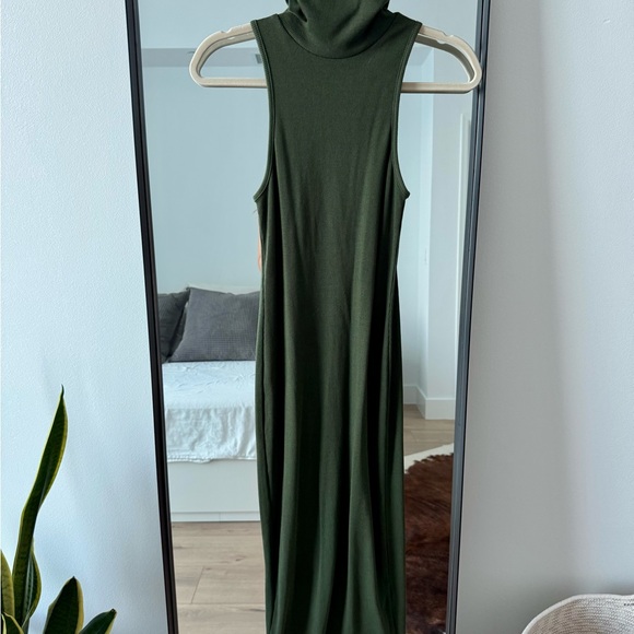 Zara Olive Green Sleeveless Midi Dress - Picture 2 of 4